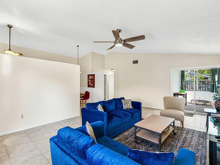 7883 Blackwood Ln — Photo 4