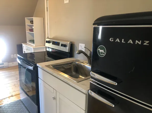 35 Academy St APT 2, Presque Isle, ME 04769