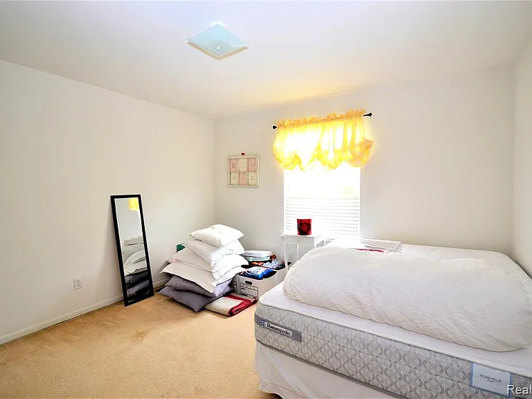 4890 Spring Meadow Dr — Photo 16