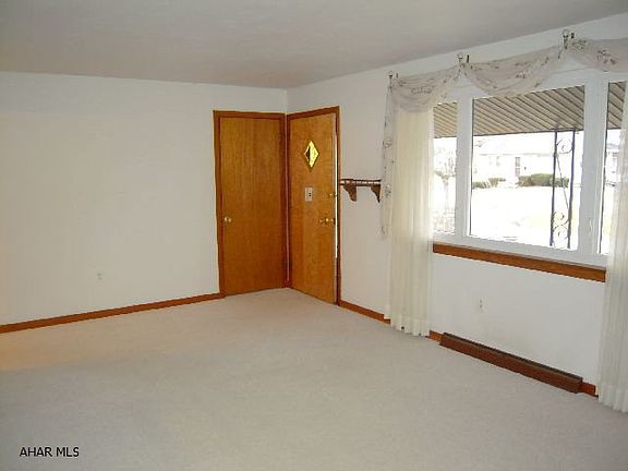 2nd image of 122 24th Ave