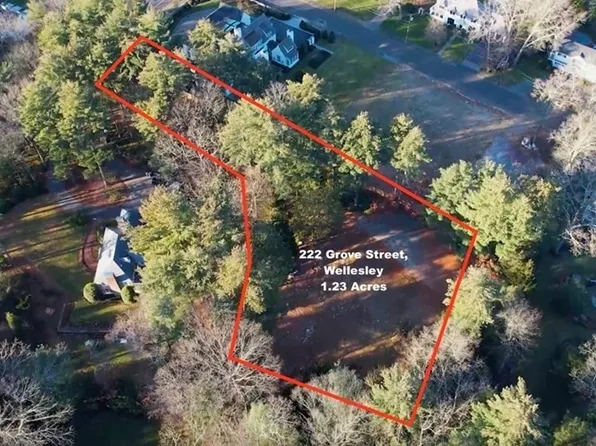222 Grove St, Wellesley, MA 02482