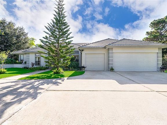 3rd image of 2113 Coronet Ct