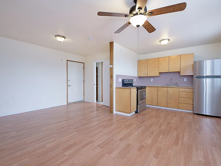 Abbottsford Apartments — Photo 48
