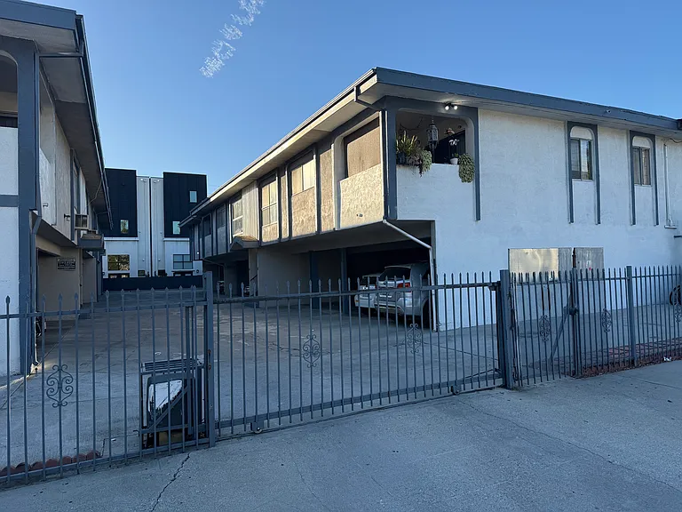 358 Leslie Way #4A — Photo 14