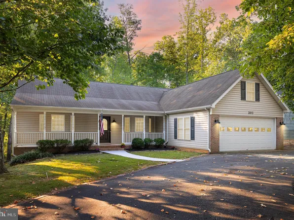 203 Yorktown Blvd, Locust Grove, VA 22508