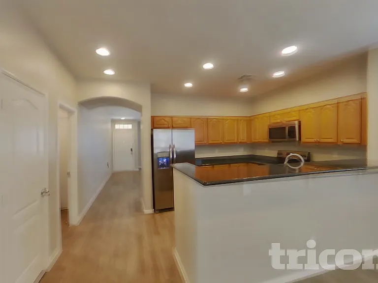 17307 W Monroe St — Photo 7
