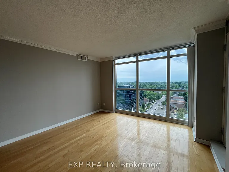 28 Harrison Garden Blvd #1608 — Photo 11