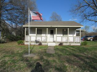 422 S 1st St, Carbondale, KS 66414