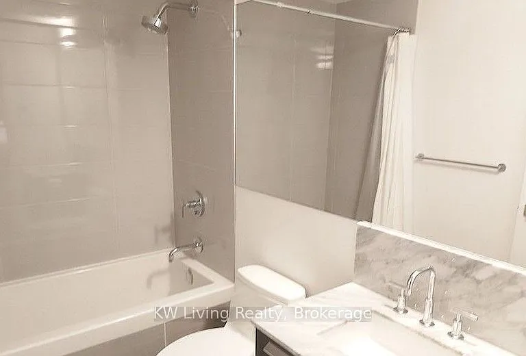 50 Charles St E #4406 — Photo 9