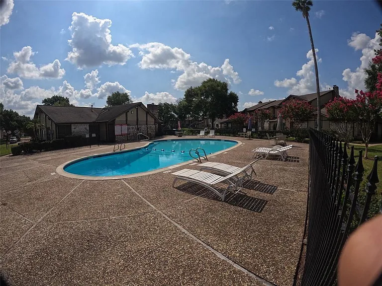 11712 S Kirkwood Rd — Photo 32