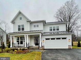 2847B Hunter Rd, Fairfax, VA 22031