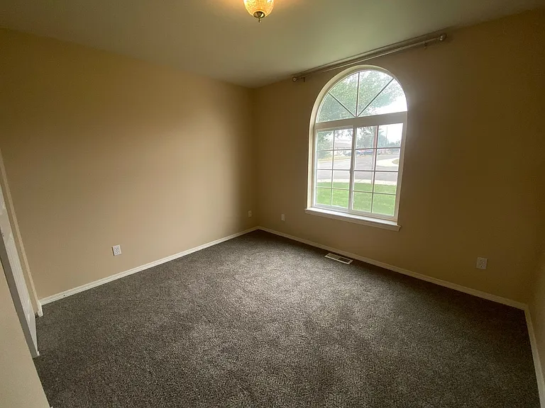 2217 N Abbey Glen Ct — Photo 28