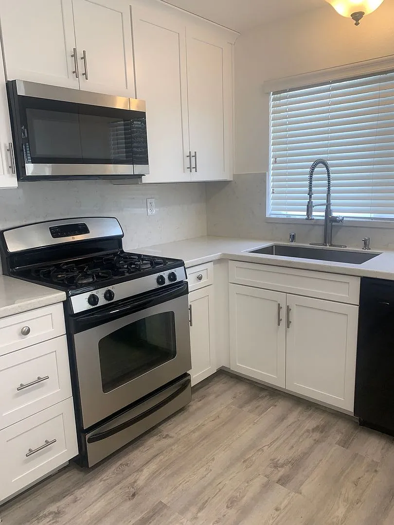 2618 Valley Oak- close to TAFB — Photo 3