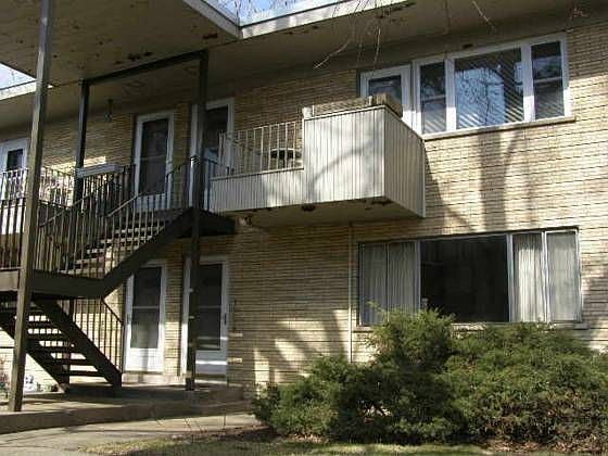1st image of 6 Garden Dr APT 3