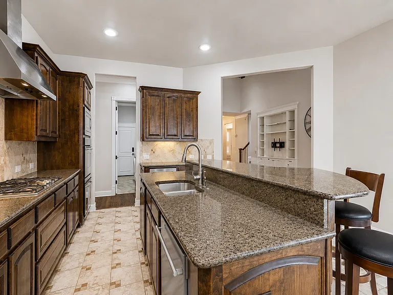 411 Brazoria Dr — Photo 7