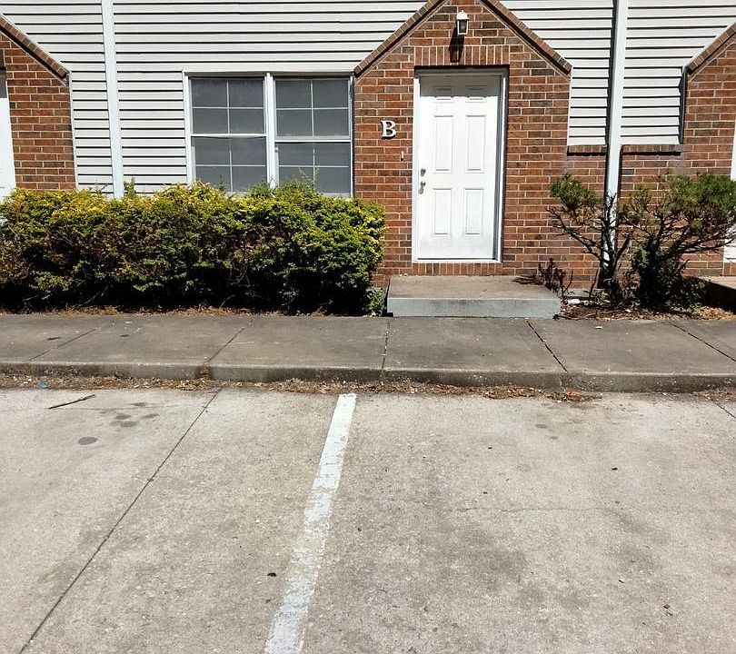 2nd image of 219 Grover St #11362028