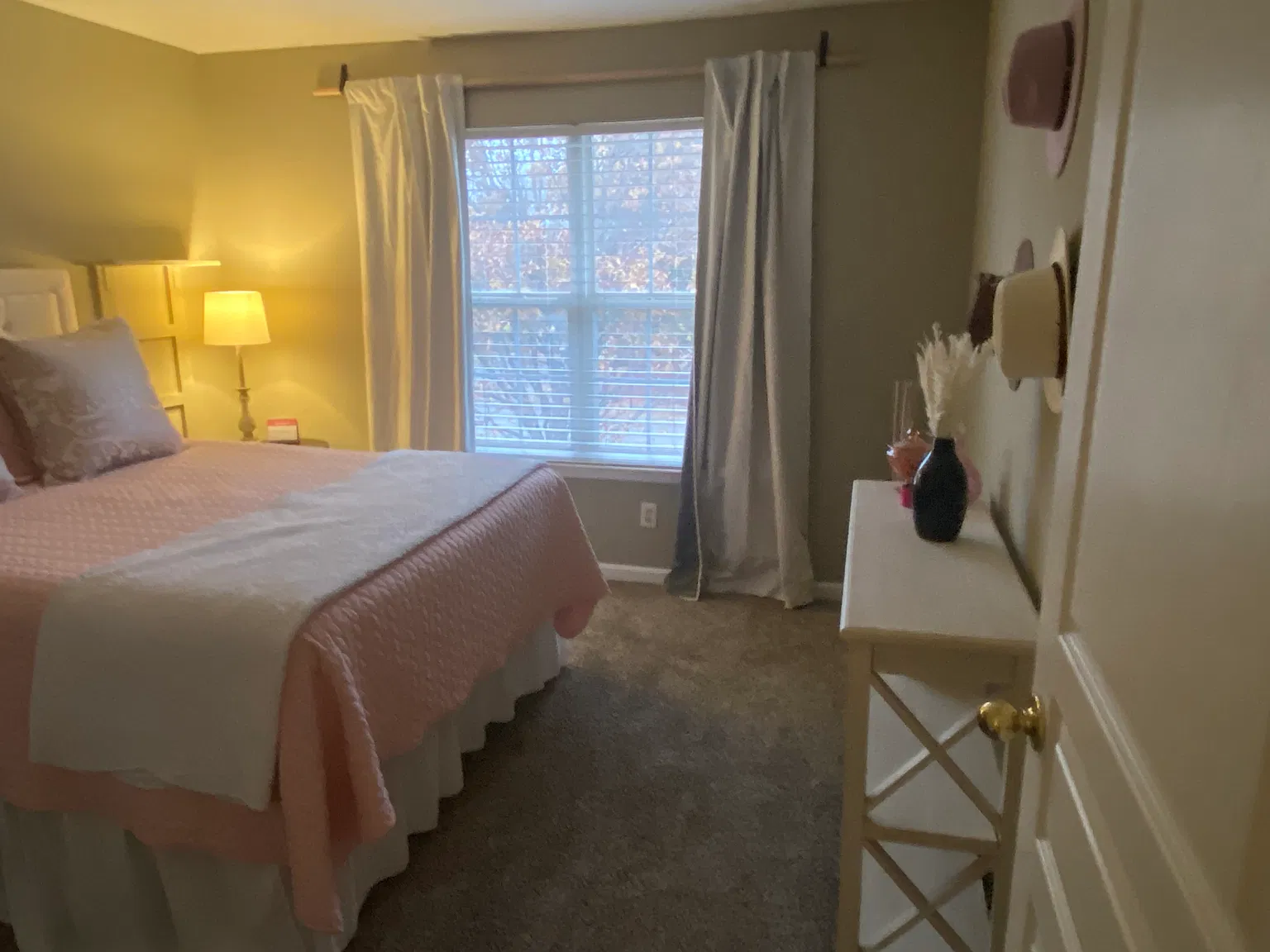 4 bed, 2900 sqft, $4,500 — Photo 4