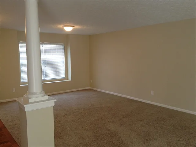 4 bed, 3.5 bath, 2020 sqft, $2,700 — Photo 4