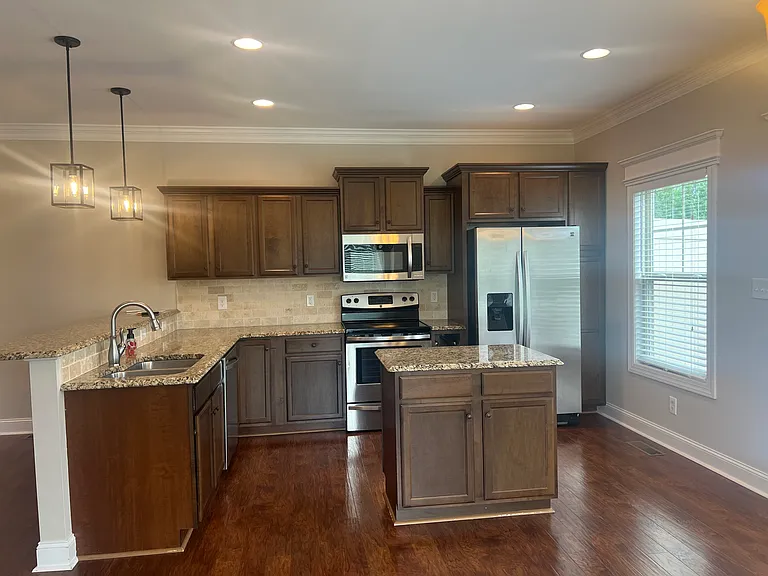 Mallard Ln — Photo 9