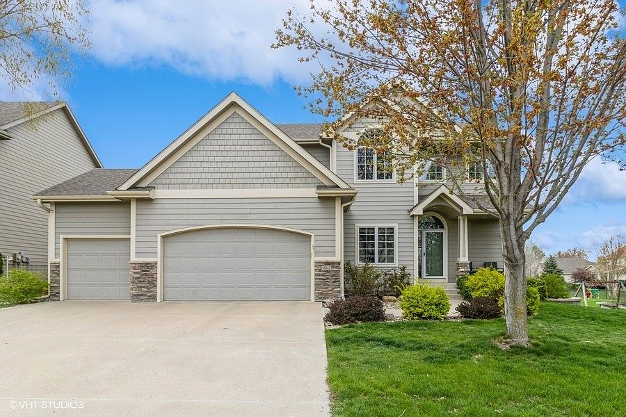 14617 Dellwood Dr, Urbandale, IA 50323 | Zillow