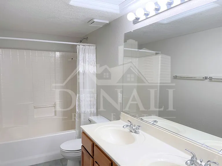 16247 W Jackson St — Photo 20
