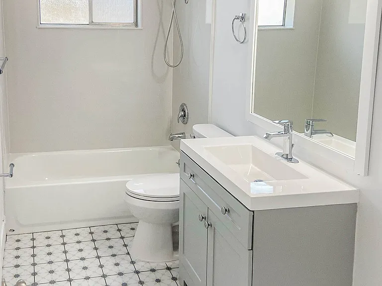 1722 G St — Photo 23