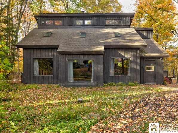 3381 Kickbush Gulf, Eden, NY 14057