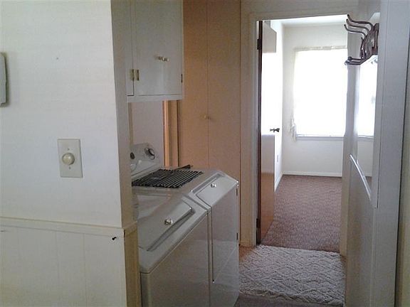 5th image of 1090 Richard Dr