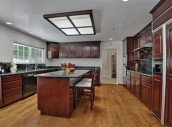 5th image of 13193 Via Arriba Dr