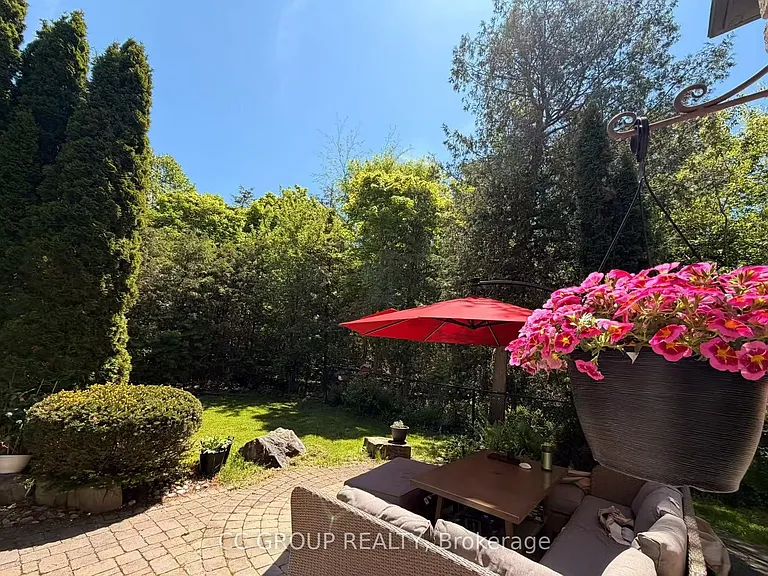 91 Whitburn St — Photo 35
