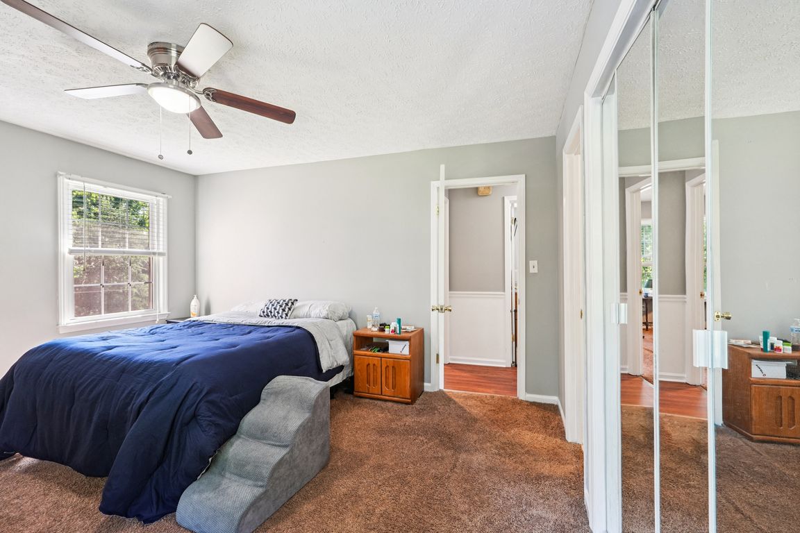 Candlewood Dr-S1507-025.jpg