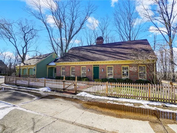 837 George Wythe Cmns, Dayton, OH 45459