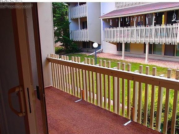 Nice covered deck. Sweet extra space
