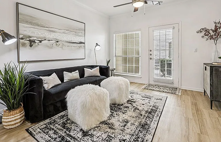 NEO at Midtown Apartments — Photo 6