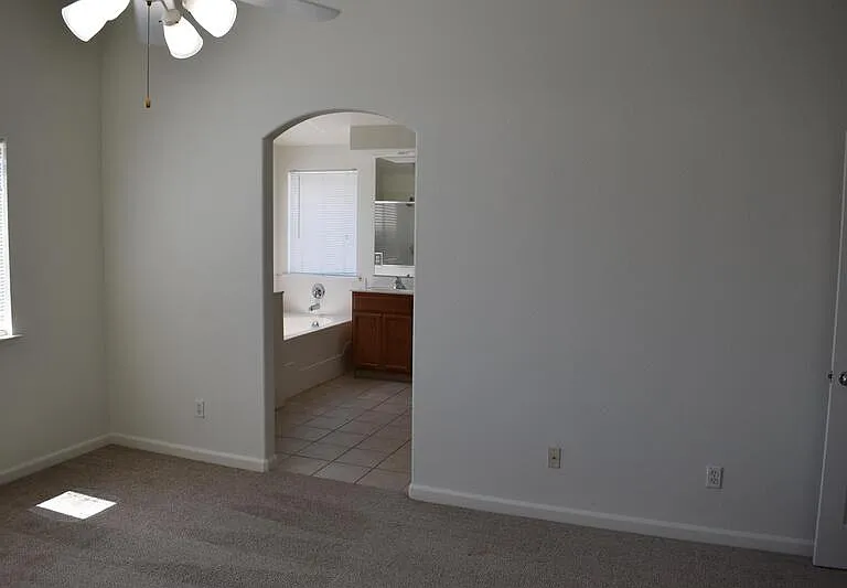 4670 Tolman Way — Photo 17