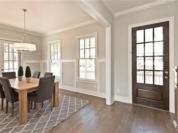 4th image of 415 Silverbell Way