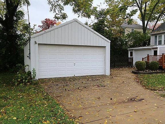 3rd image of 4939 Laurel Ave