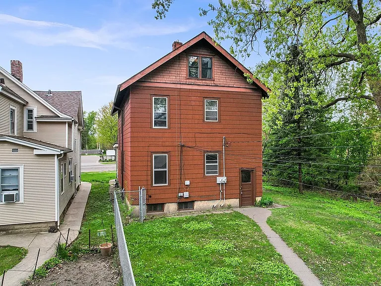 1217 Grand Ave — Photo 42