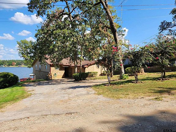 4th image of 23083 Lakeside Dr
