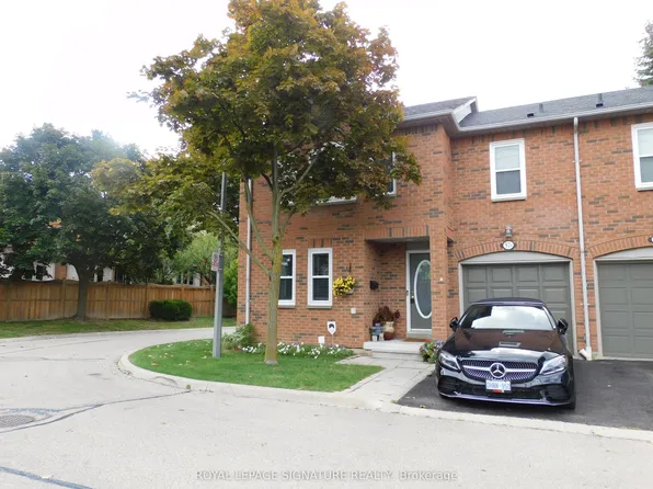5865 Dalebrook Cres #57B, Mississauga, ON L5M 5X1