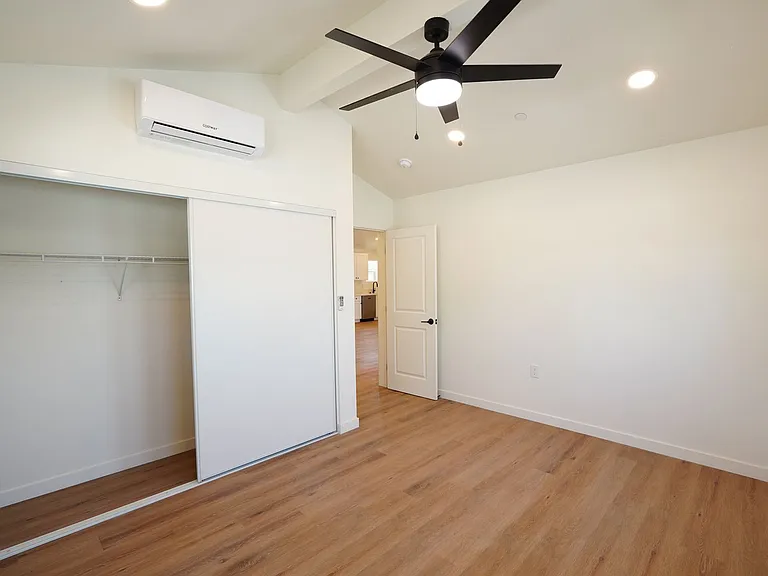 4805 Charlotte Way — Photo 47