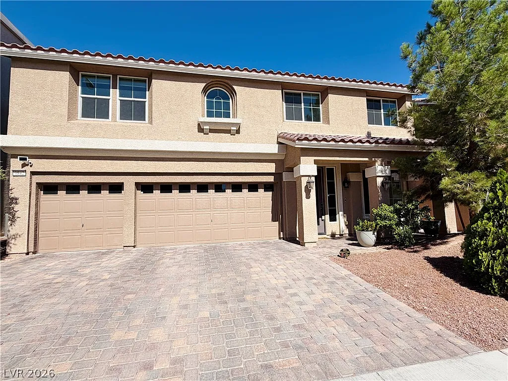 4 bed, 3.5 bath, 3952 sqft, $2,995 — Photo 2