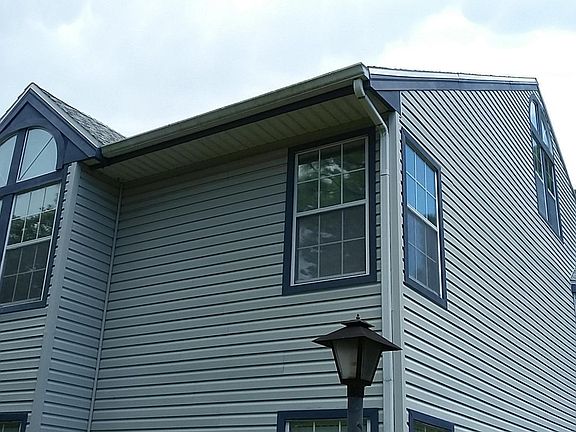 2nd image of 4870 Lake Waterford Way W APT 4
