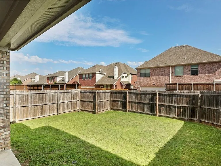 8778 Fisher Dr — Photo 16