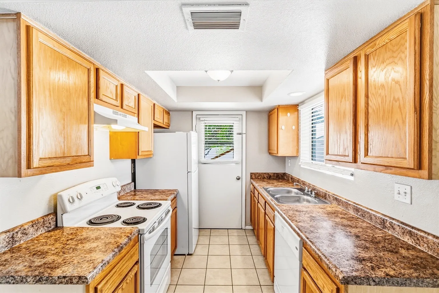 2 bed, 770 sqft, $1,000 — Photo 2