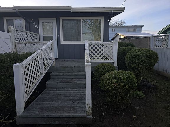 2nd image of 633 NE Channon Ave