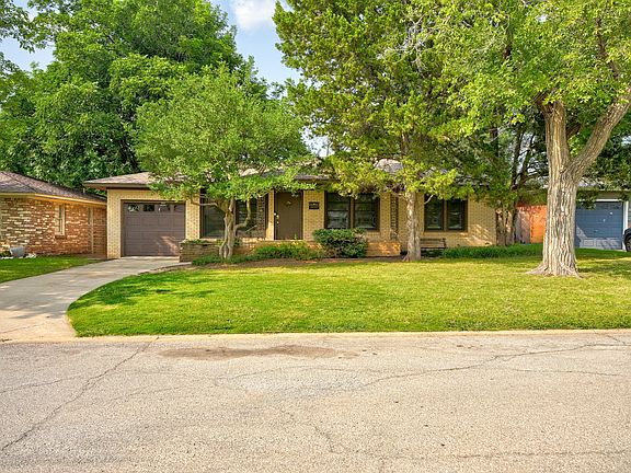 4th image of 2229 Ashley Dr