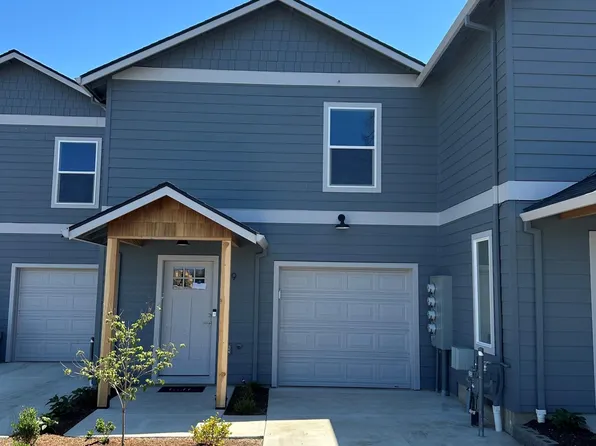 269 Dano Dr, Phoenix, OR 97535