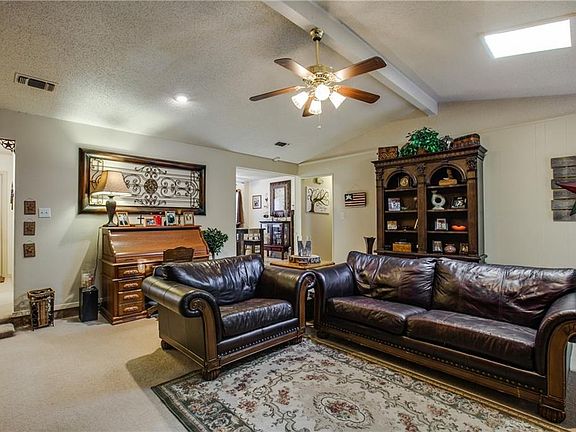 3rd image of 2522 Highgate Dr