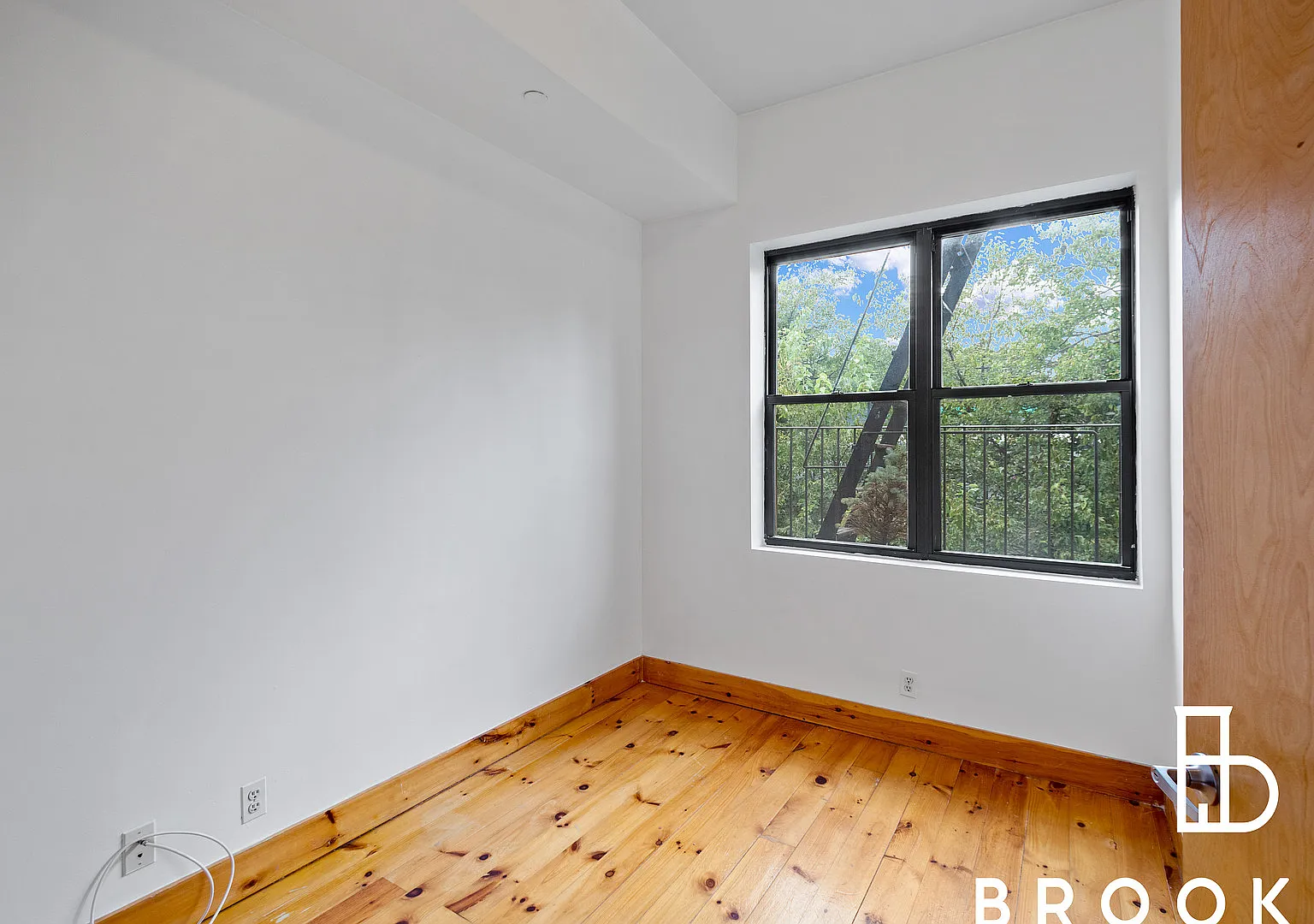 600 Saint Mark's Avenue — Photo 2